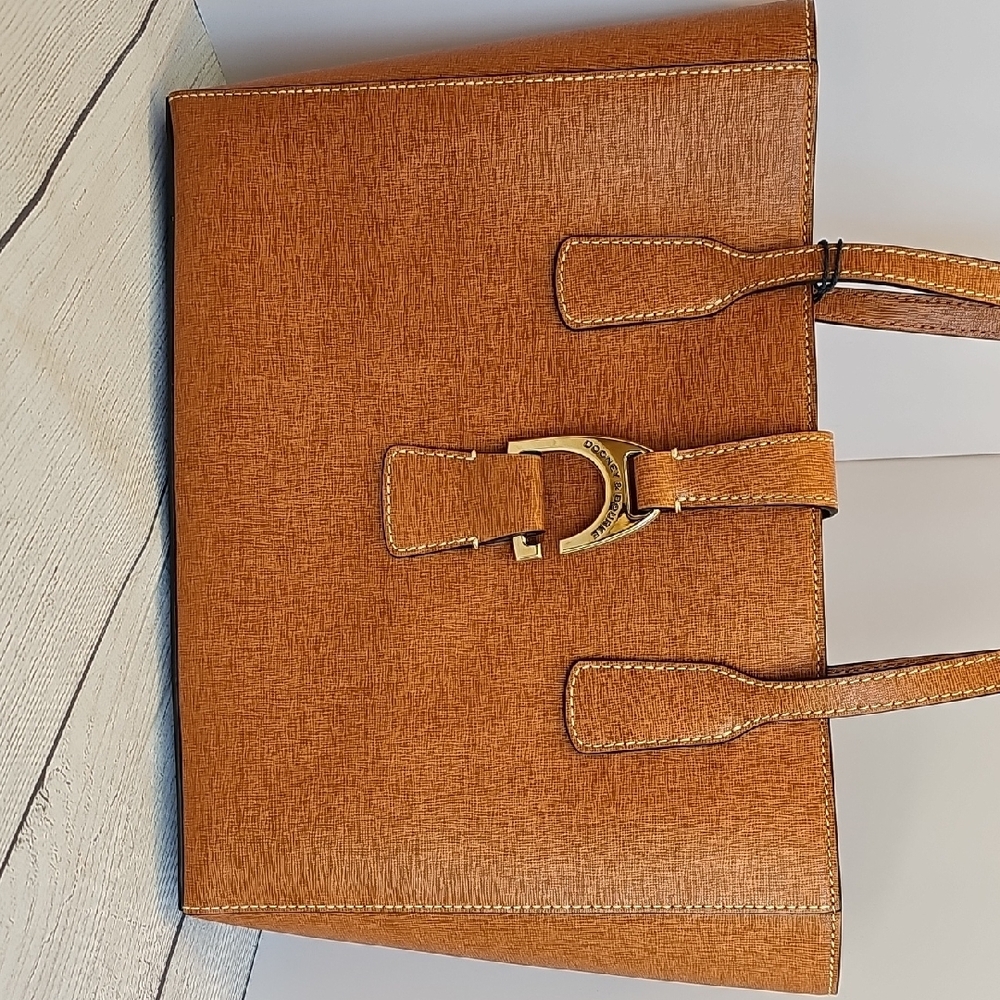NWT Dooney & Bourke Saffiano Tan Leather Tote - Picture 3 of 12